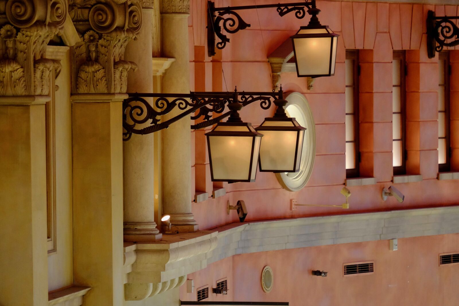 Fujifilm XF 55-200mm F3.5-4.8 R LM OIS sample photo. Lamps, gothic style, street photography