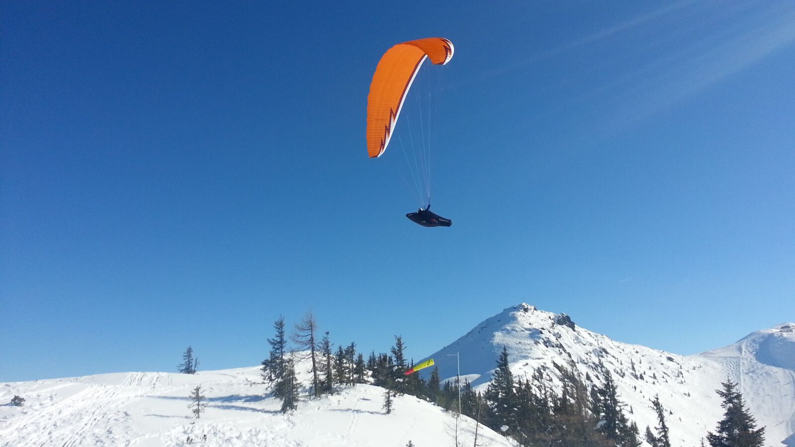 Samsung Galaxy S5 sample photo. Paraglider, mountains, snow photography