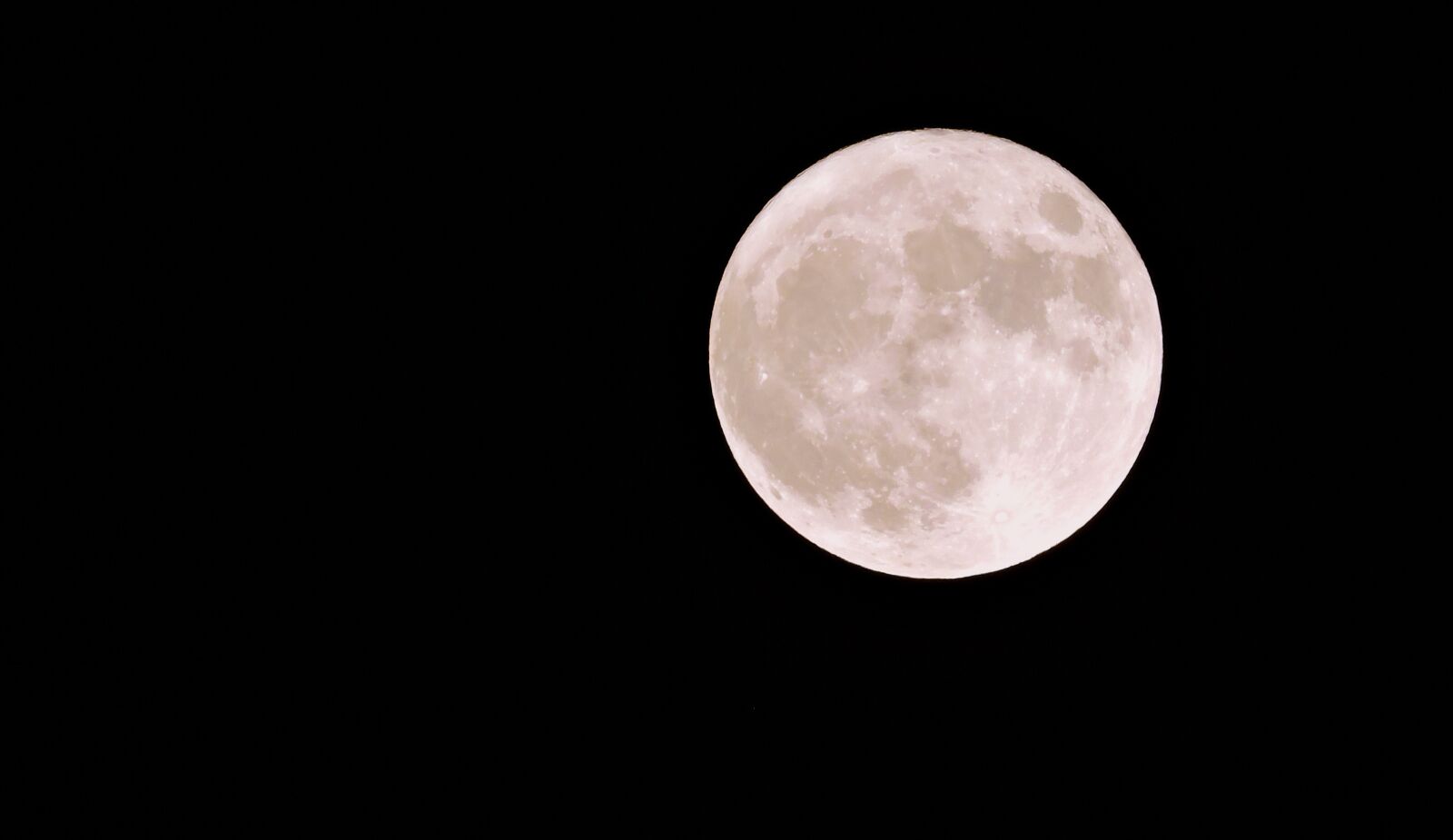 Nikon Coolpix P600 sample photo. Luna, super, bright photography