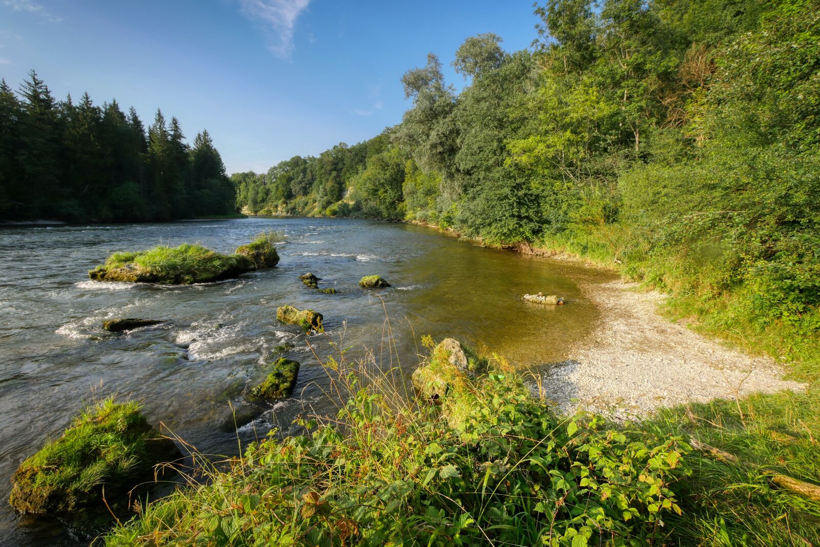 Panasonic Lumix DMC-GX8 sample photo. River, bank, pebble photography