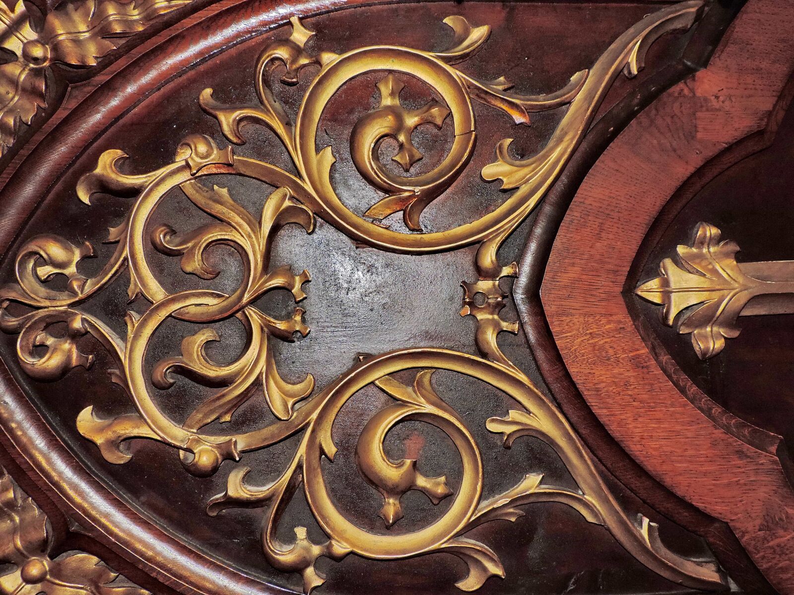 Nikon Coolpix P520 sample photo. Arabesque, furniture, handmade, interior photography