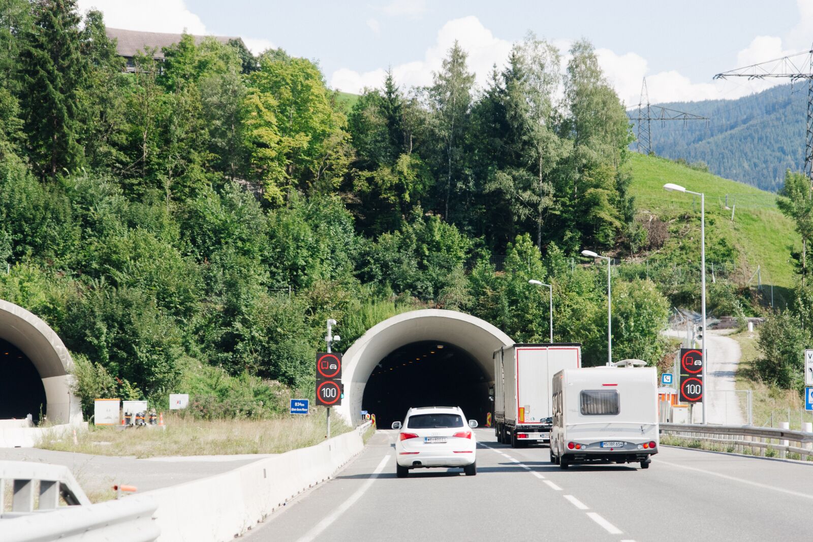 Canon EOS 60D sample photo. Italy, tunnel, road photography