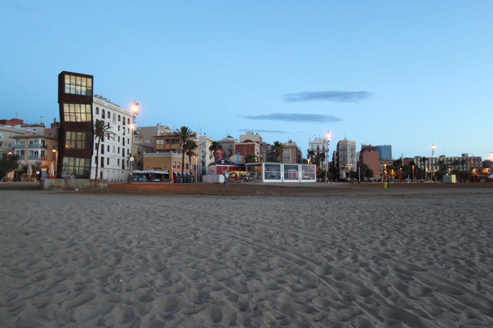 Canon EOS 500D (EOS Rebel T1i / EOS Kiss X3) sample photo. Barcelona, beach, sky photography