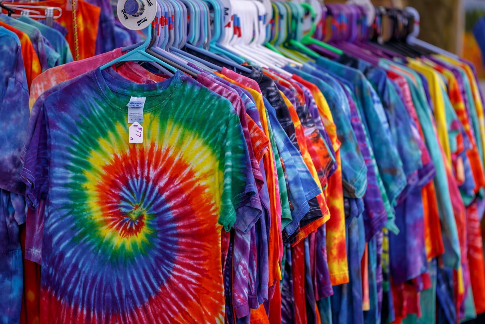 Canon EF 100mm F2.8L Macro IS USM sample photo. Tie dye, t-shirts, bright photography