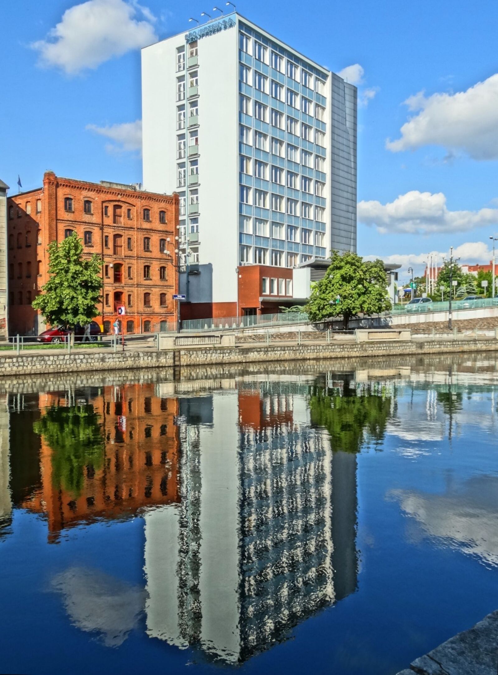 Sony Cyber-shot DSC-HX20V sample photo. Bydgoszcz, waterfront, embankment photography