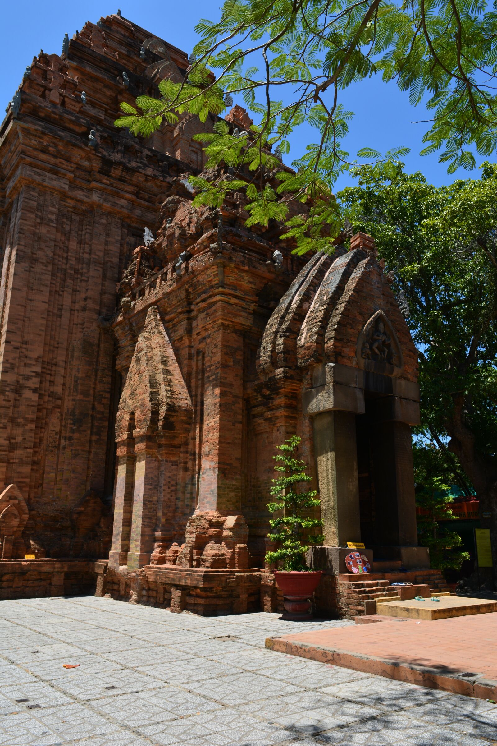 Nikon D5200 sample photo. Cham, po nagar, temple photography