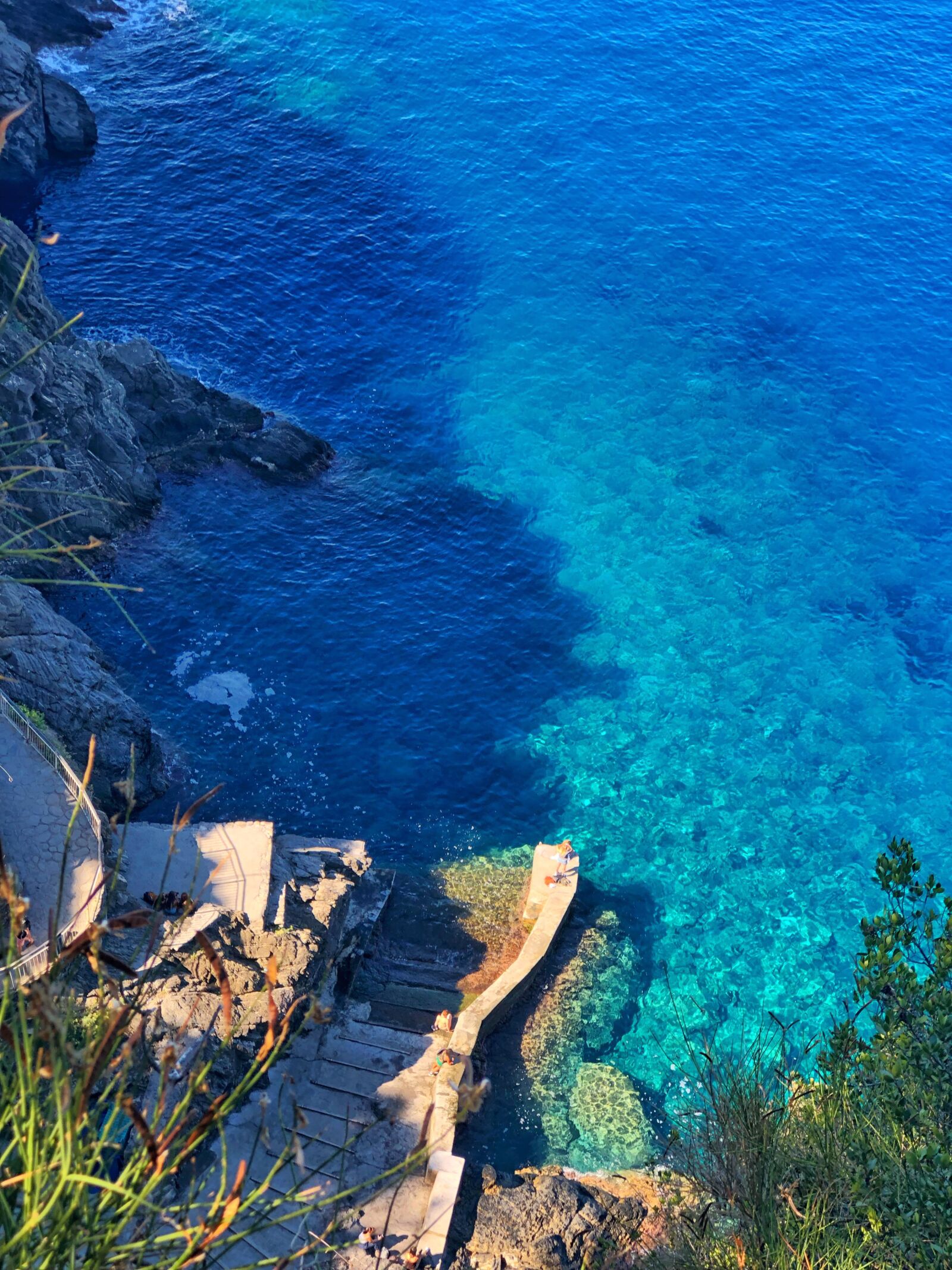 iPhone 8 Plus back dual camera 6.6mm f/2.8 sample photo. Ocean, cliff, beach photography