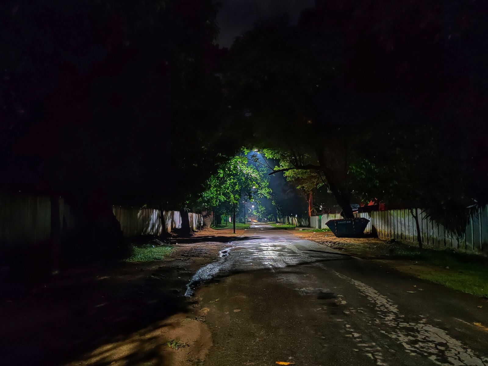 OnePlus HD1901 sample photo. Night, silent, street photography