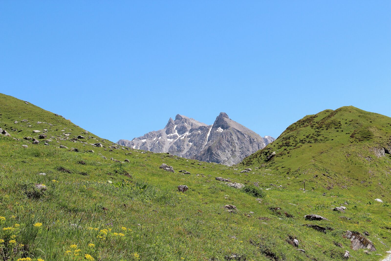 Canon EOS 600D (Rebel EOS T3i / EOS Kiss X5) sample photo. Mountain, landscape, alpine photography