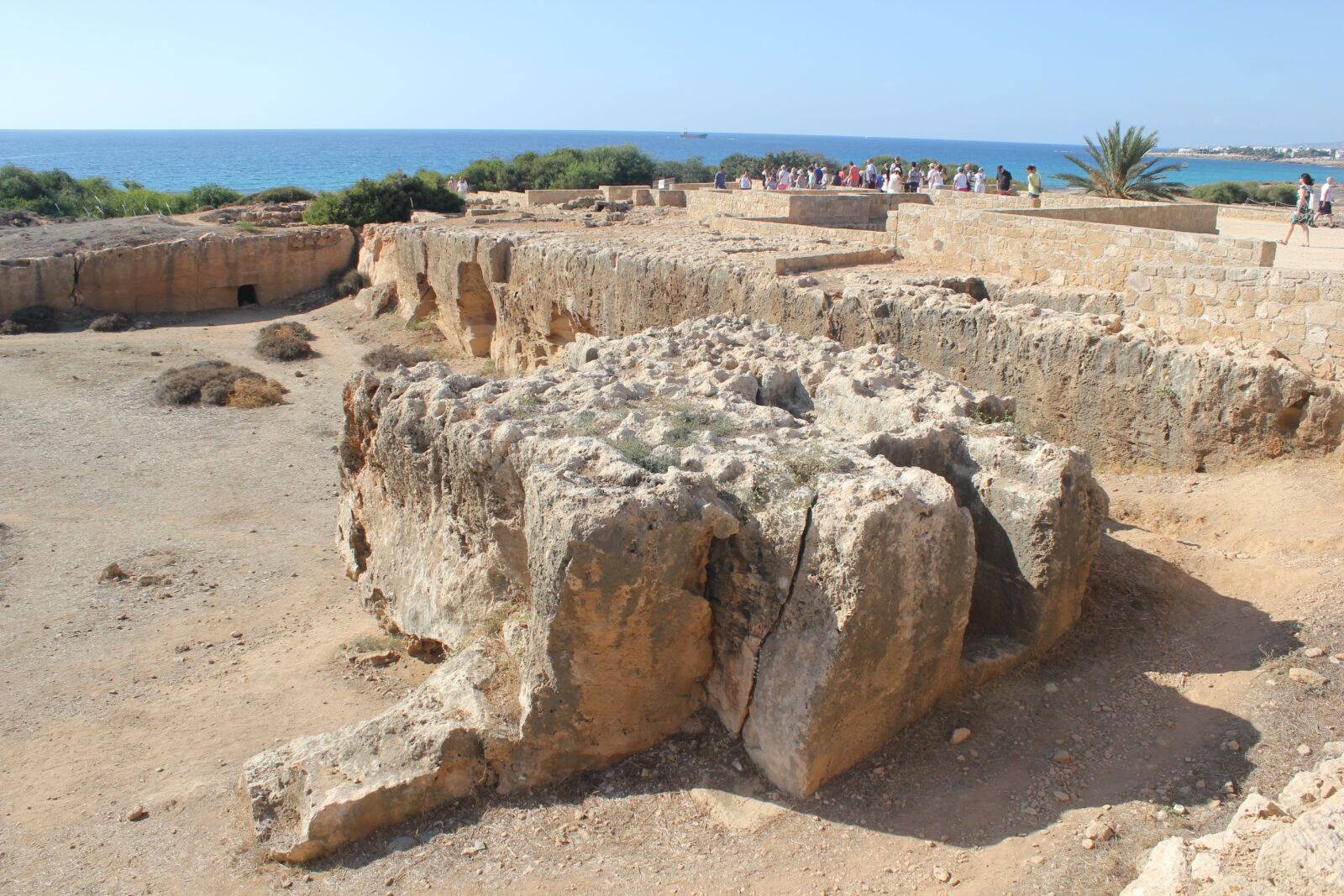 Canon EOS 550D (EOS Rebel T2i / EOS Kiss X4) sample photo. Paphos, cyprus, tomb photography