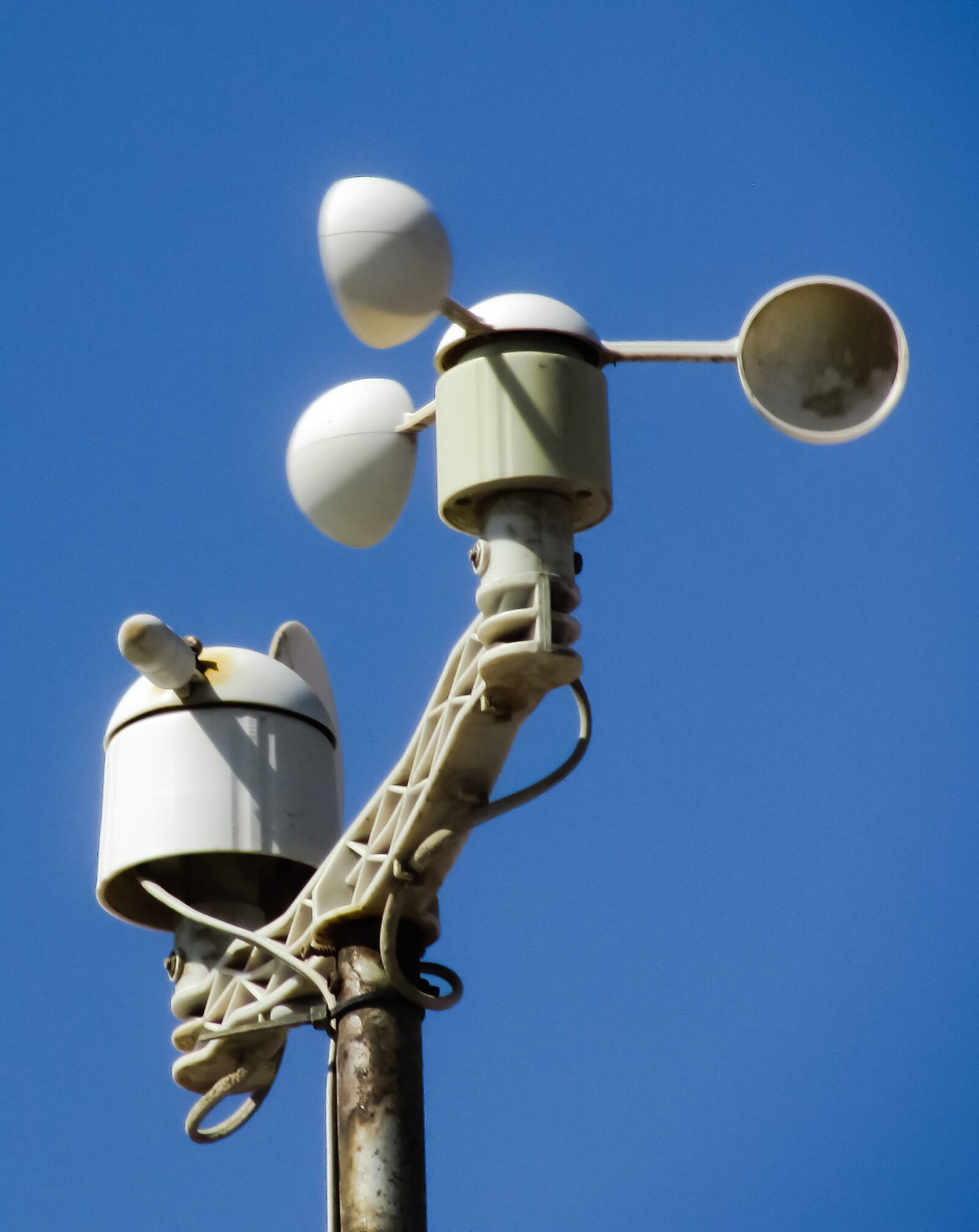Canon PowerShot SX400 IS sample photo. Anemometer, wind gauge, gauge photography
