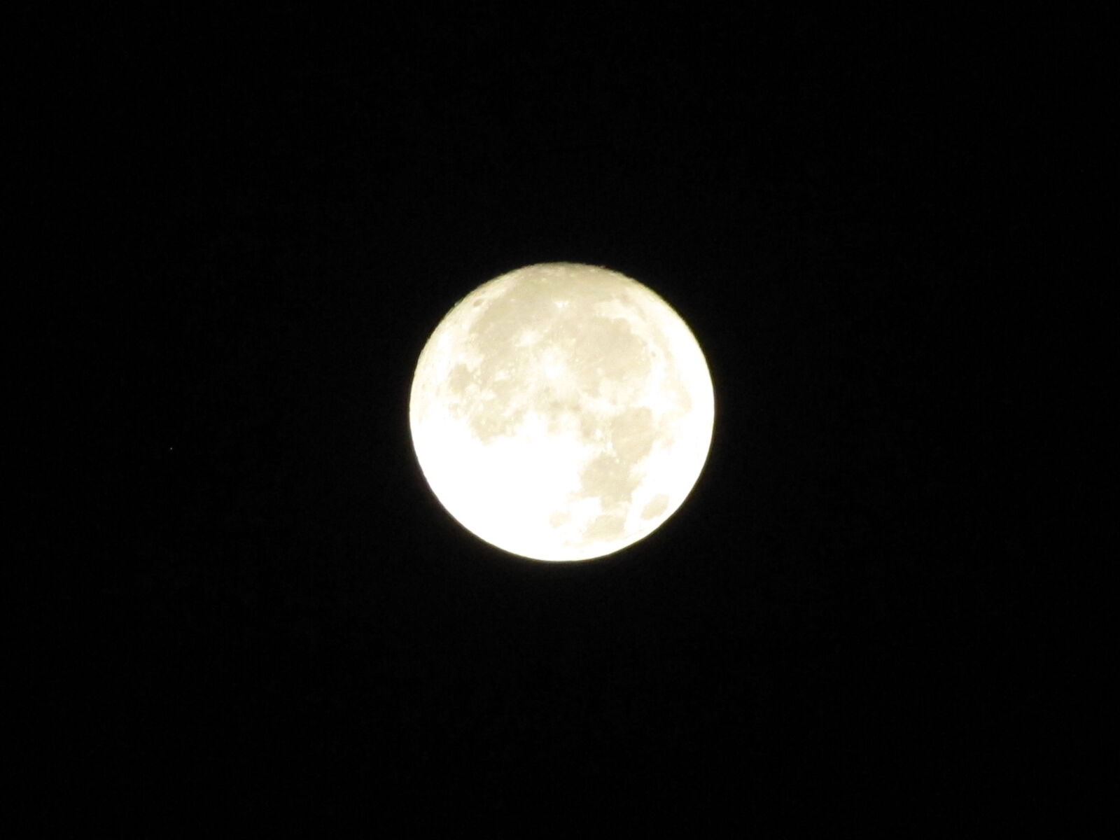Canon PowerShot SX20 IS sample photo. Full, moon photography