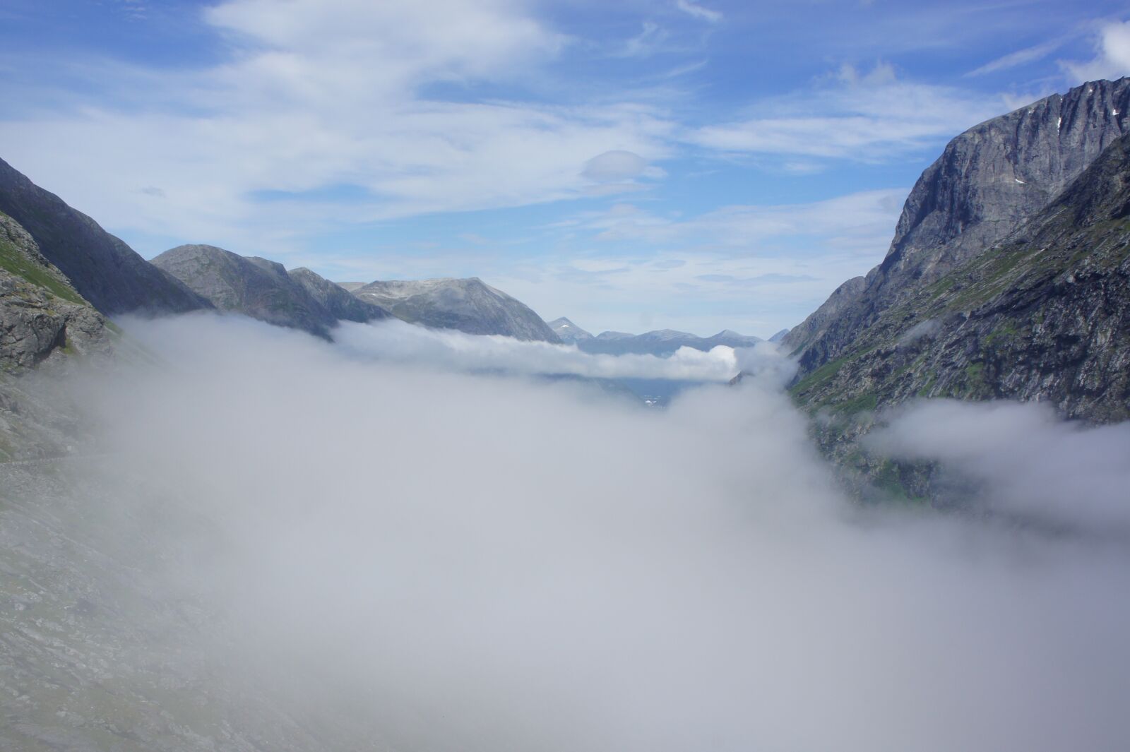Sony Alpha NEX-5 sample photo. Fog, norway, mountains photography
