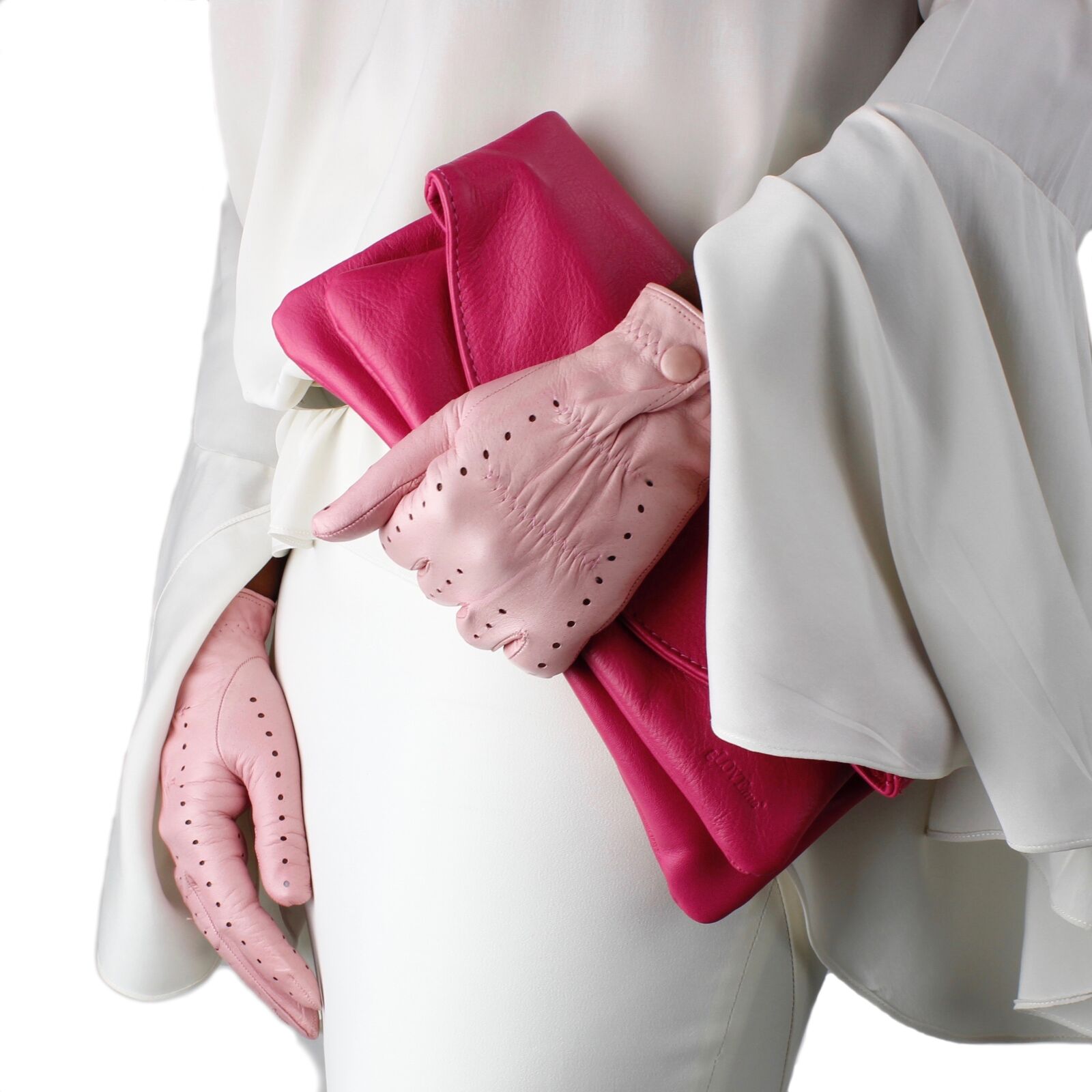 Canon EOS 600D (Rebel EOS T3i / EOS Kiss X5) sample photo. Bag, hands, gloves photography