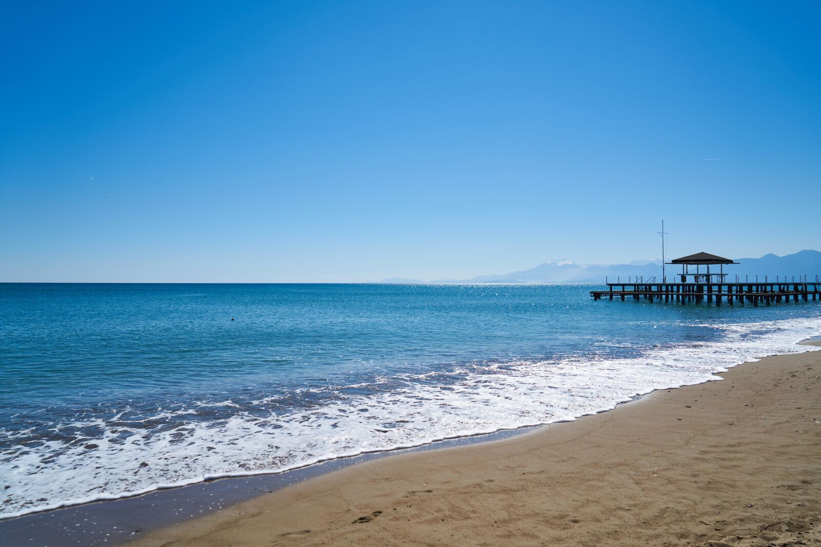 Sony a7R II sample photo. Beach, wave, peace photography