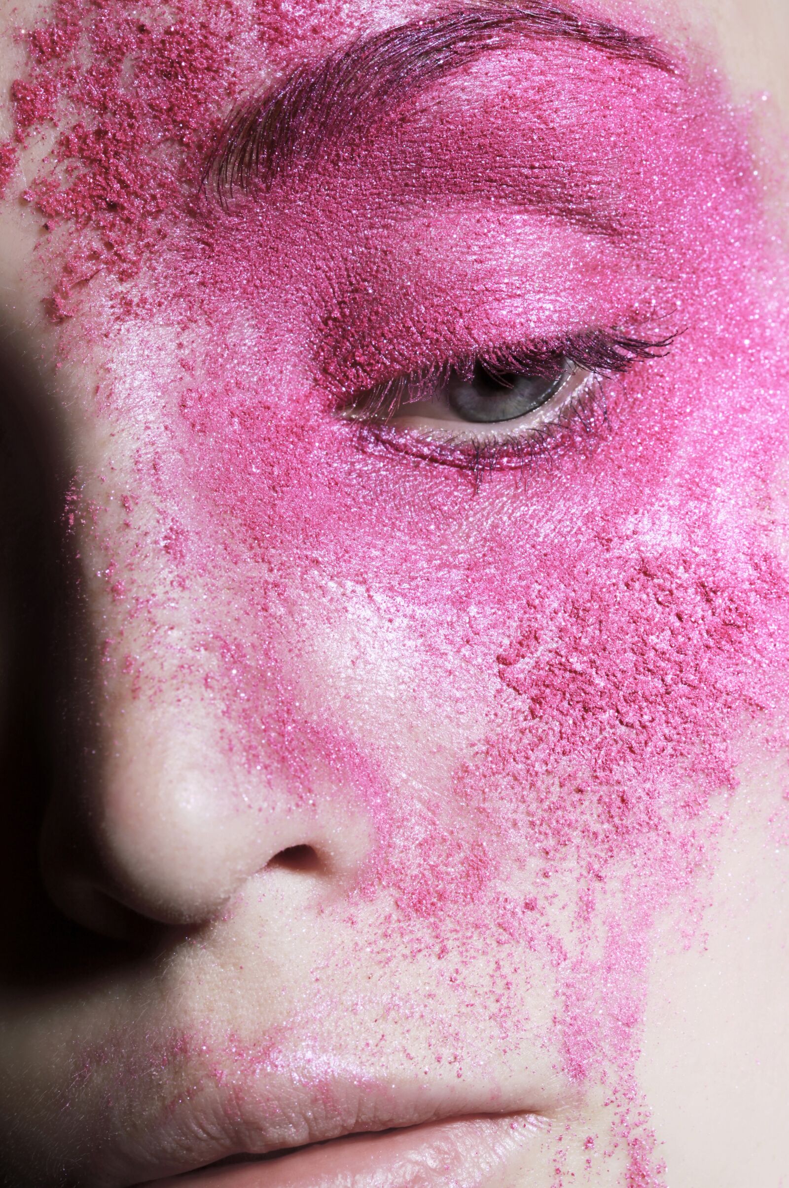 Canon EOS 5D Mark II sample photo. Pink, eyeshadow, make-up photography