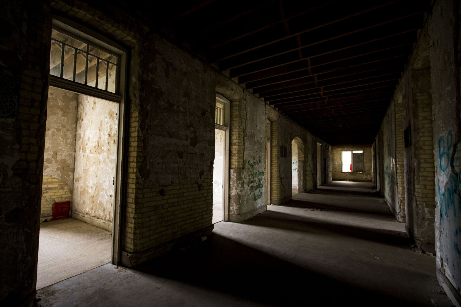 Canon EF 16-35mm F2.8L II USM sample photo. Scary, hallway, ruins photography