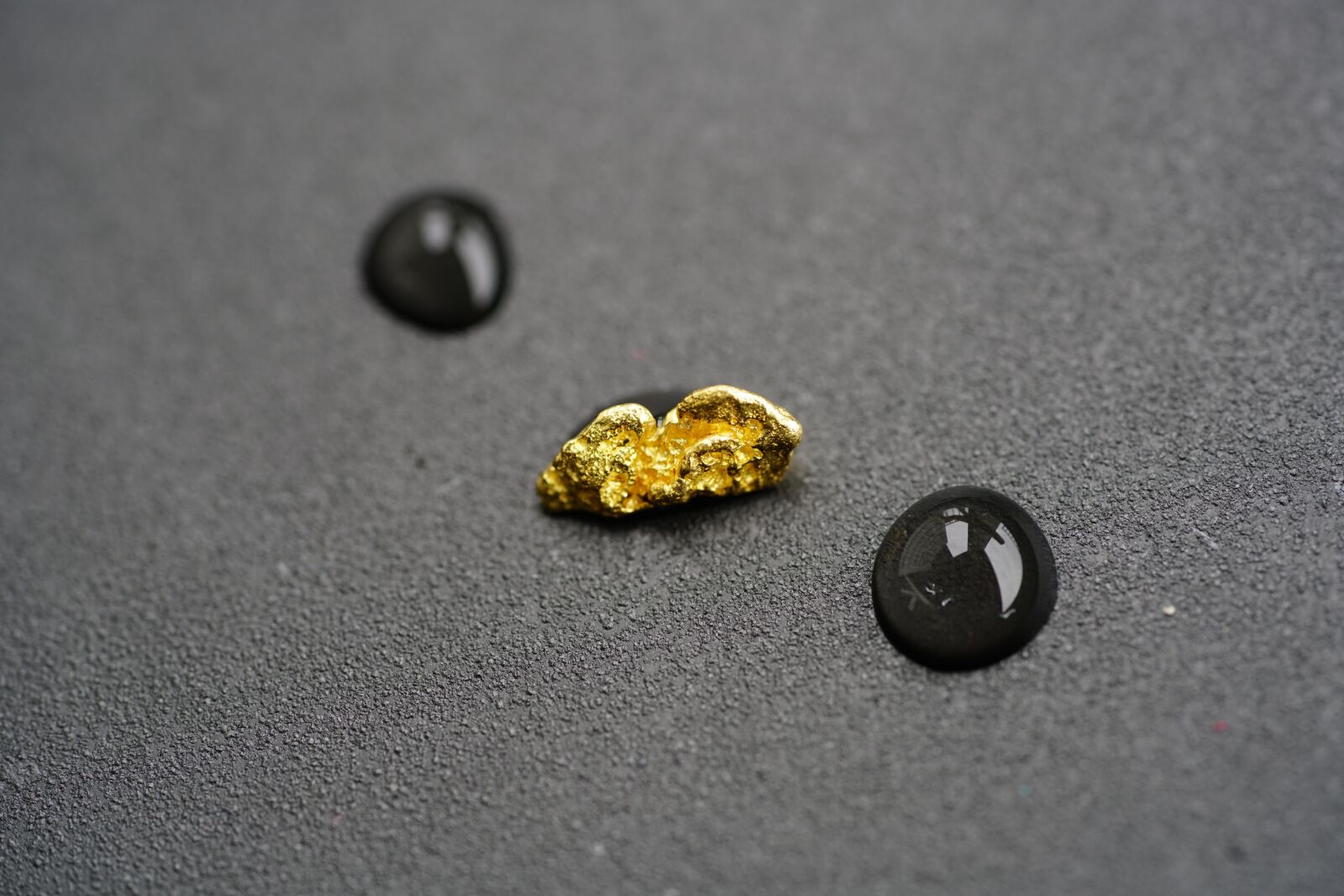 Sony a7R II + Sony FE 90mm F2.8 Macro G OSS sample photo. Gold, gold nugget, nugget photography