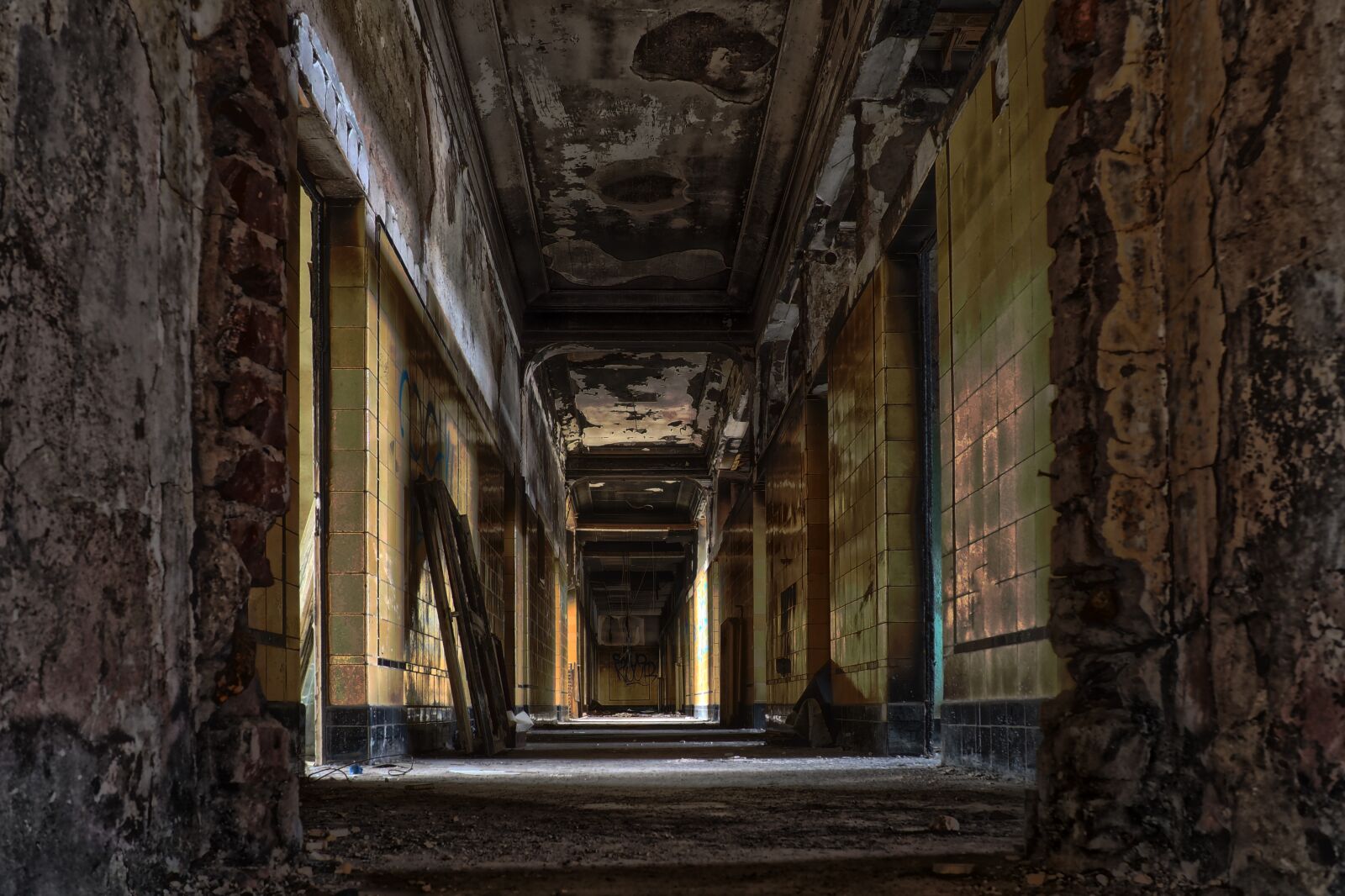Olympus OM-D E-M10 sample photo. Architecture, old, abandoned photography