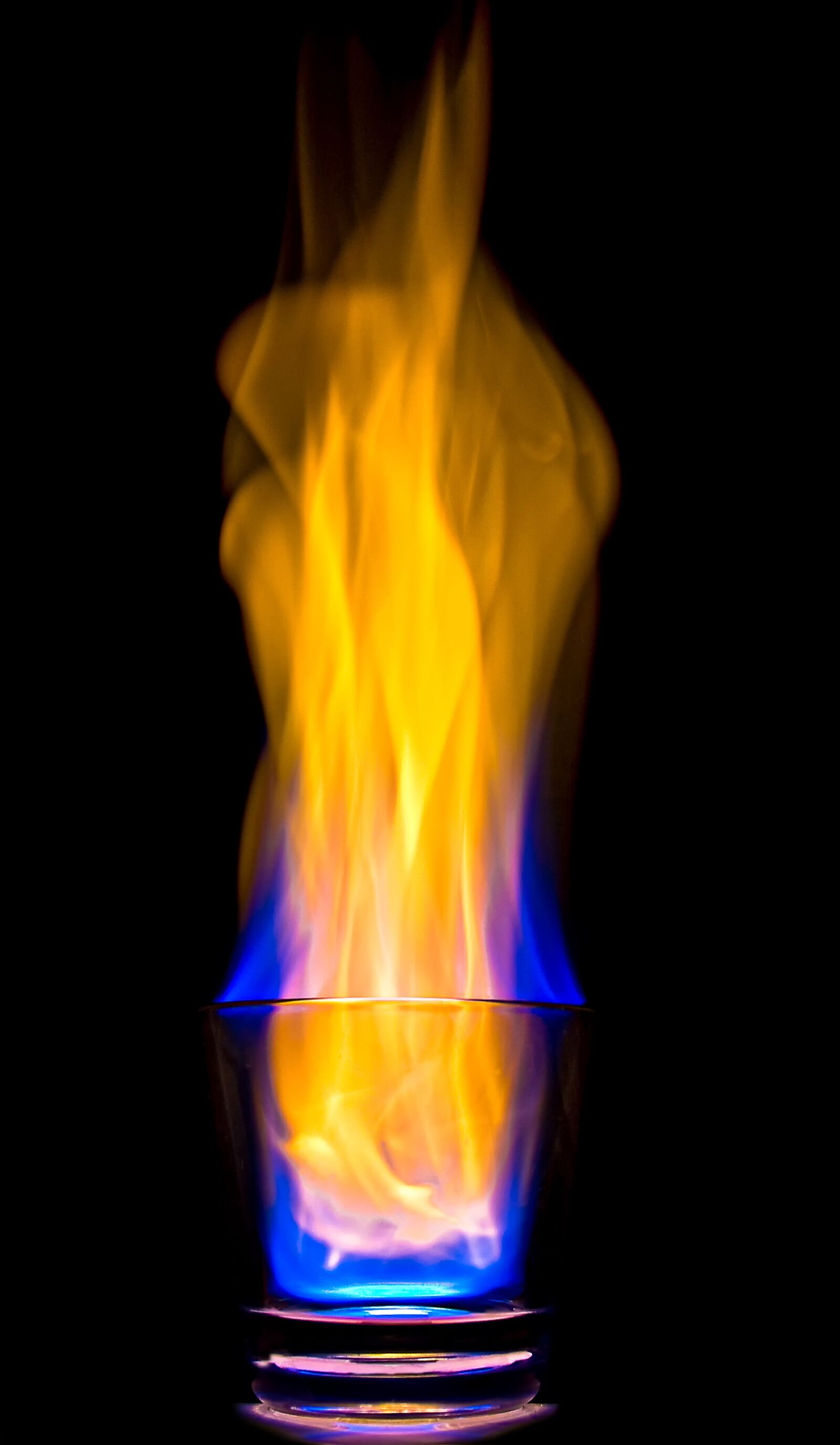 Canon EOS 400D (EOS Digital Rebel XTi / EOS Kiss Digital X) sample photo. Fire, glass, flame photography