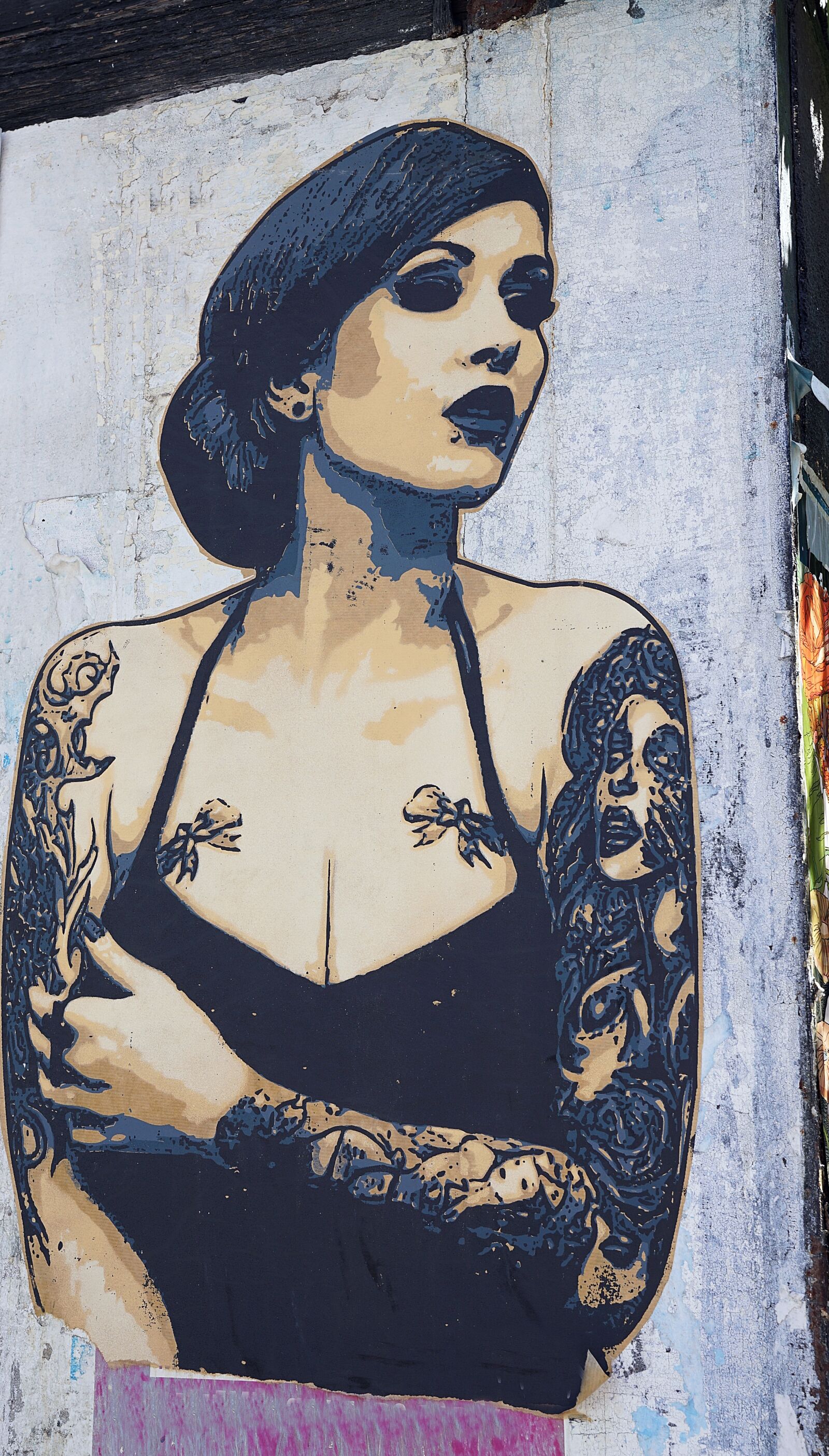 Sony a7R II + Sony FE 24-70mm F2.8 GM sample photo. Street, wall, art photography