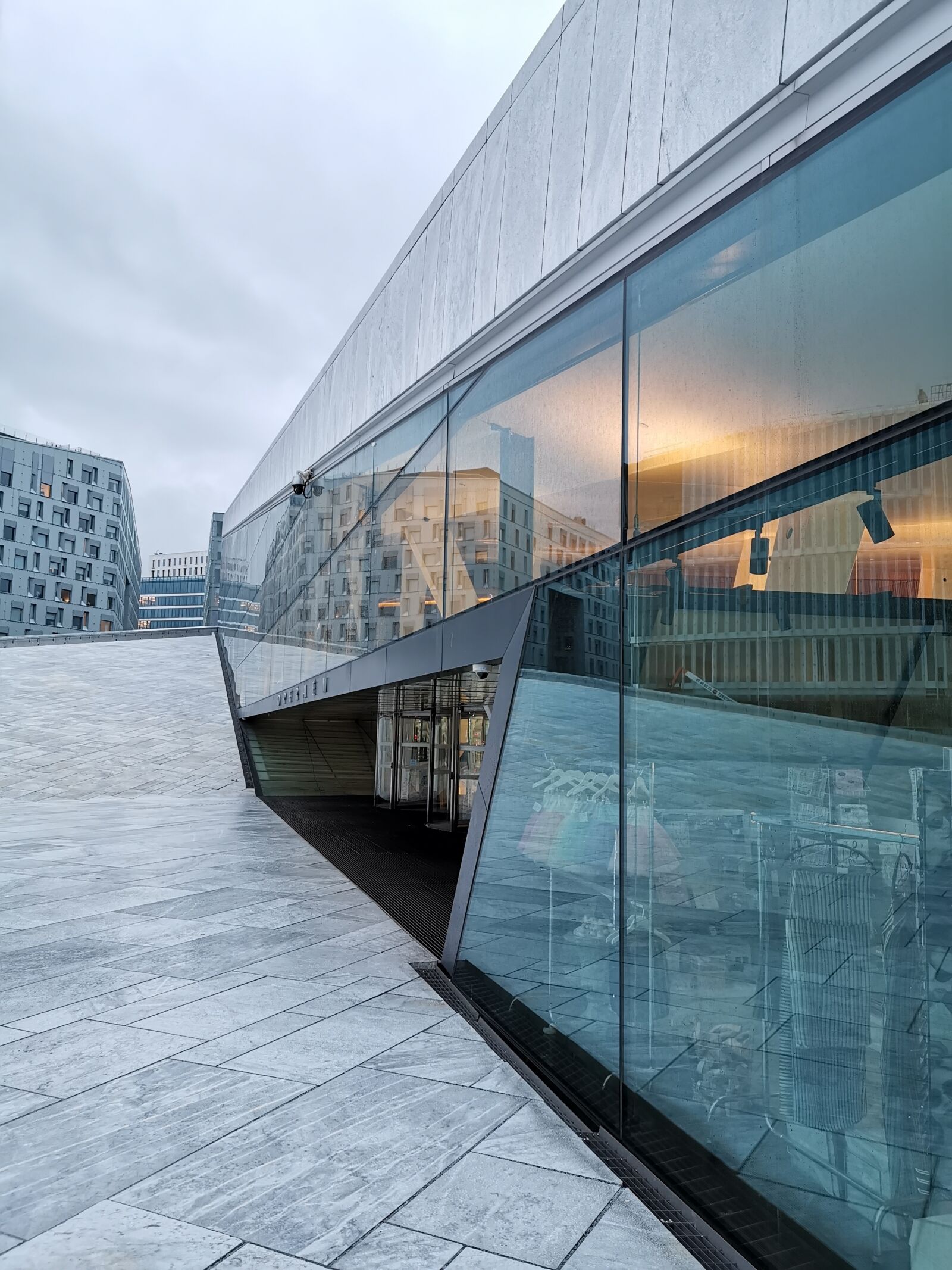 HUAWEI P30 sample photo. Architecture, modern, building photography