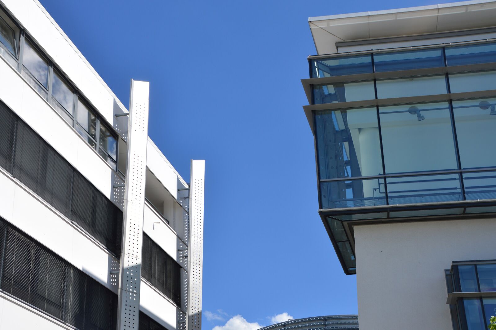 Nikon D3200 sample photo. Architecture, tower house, glass photography