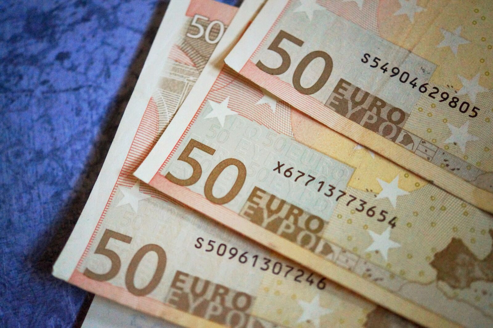 Sony SLT-A58 sample photo. Money, euros, currency photography