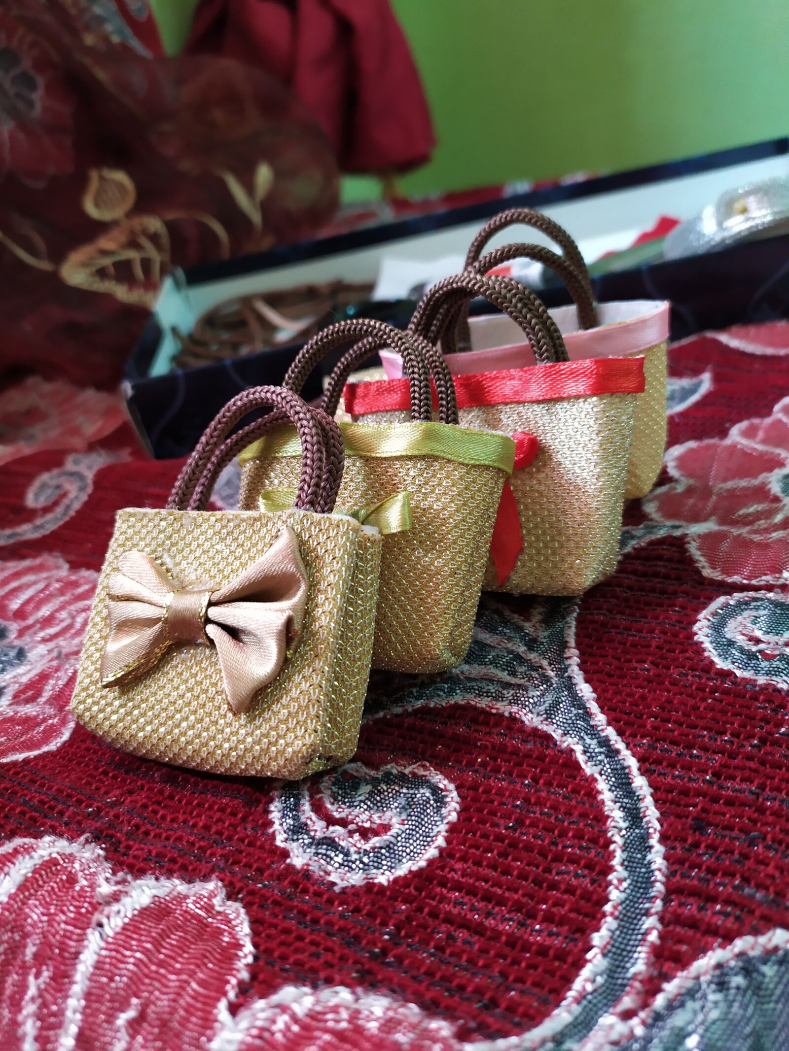 Xiaomi Redmi Note 7 sample photo. Handicraft, small bag, cloth photography