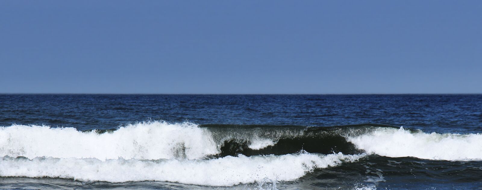 Canon EOS 700D (EOS Rebel T5i / EOS Kiss X7i) sample photo. Sea, the waves, sky photography