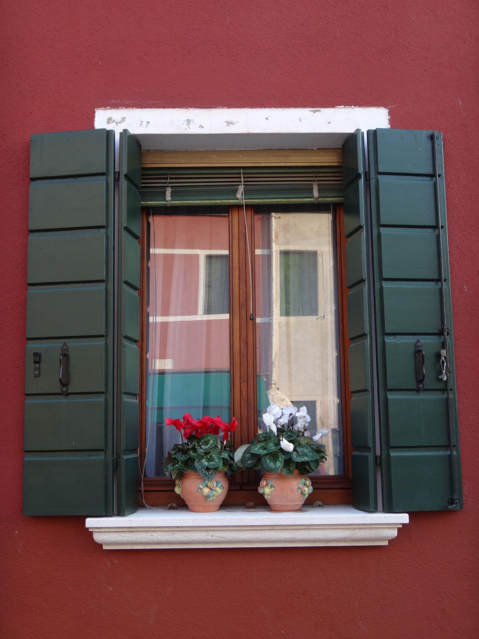 Sony Cyber-shot DSC-TX30 sample photo. Window, architecture, italy photography