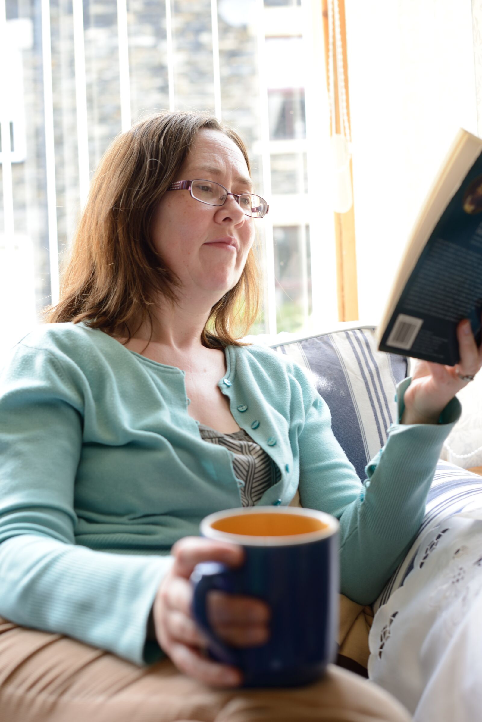 Nikon D800 sample photo. Woman, read, reading photography