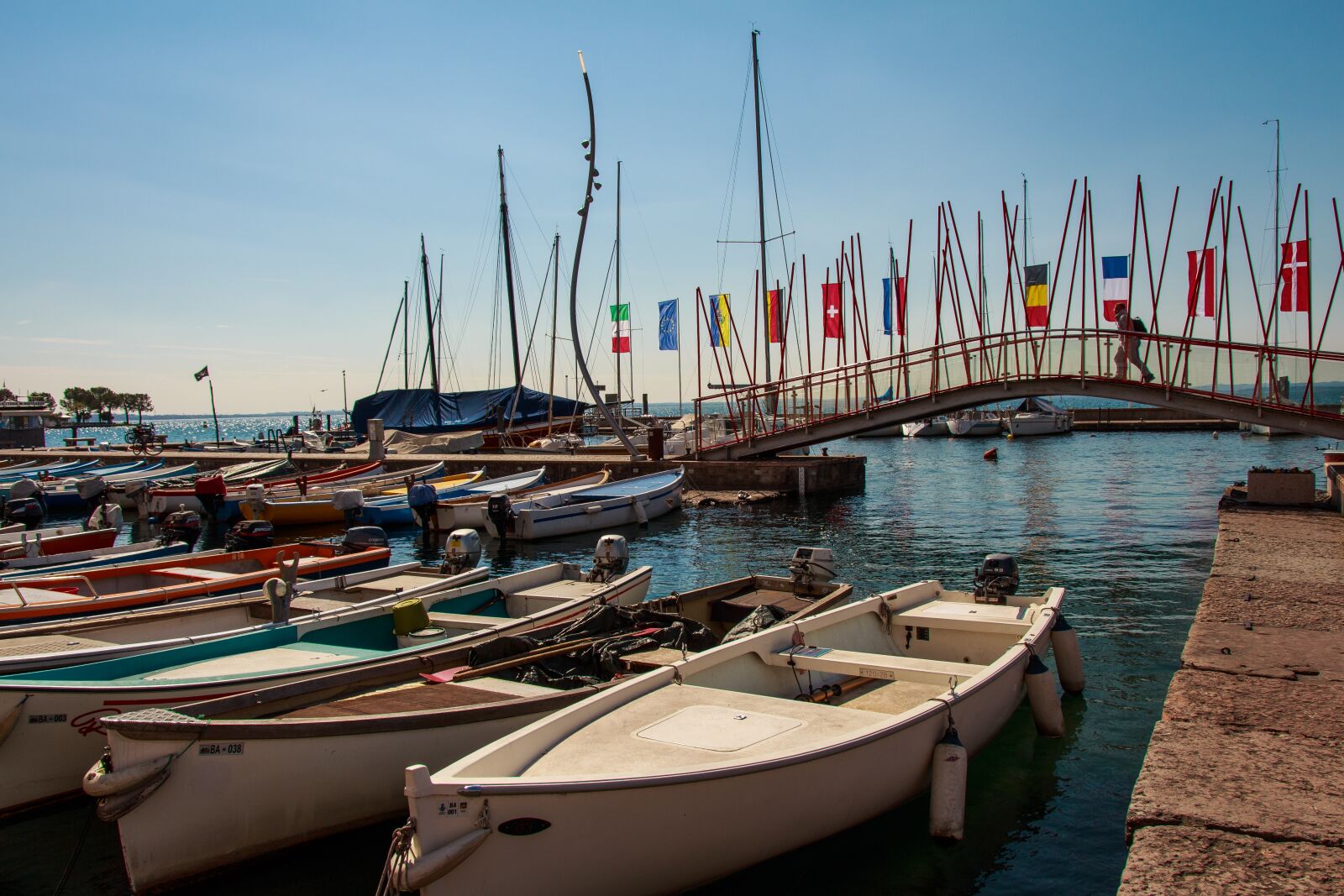 Canon EOS 650D (EOS Rebel T4i / EOS Kiss X6i) sample photo. Garda, bardolino, water photography