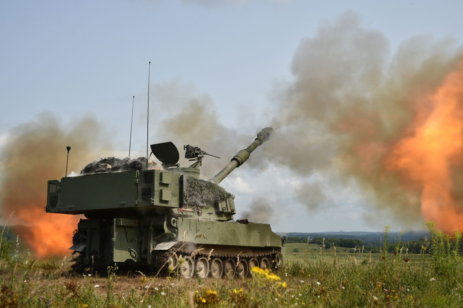 Nikon D4S sample photo. M109a6, paladin, howitzer photography