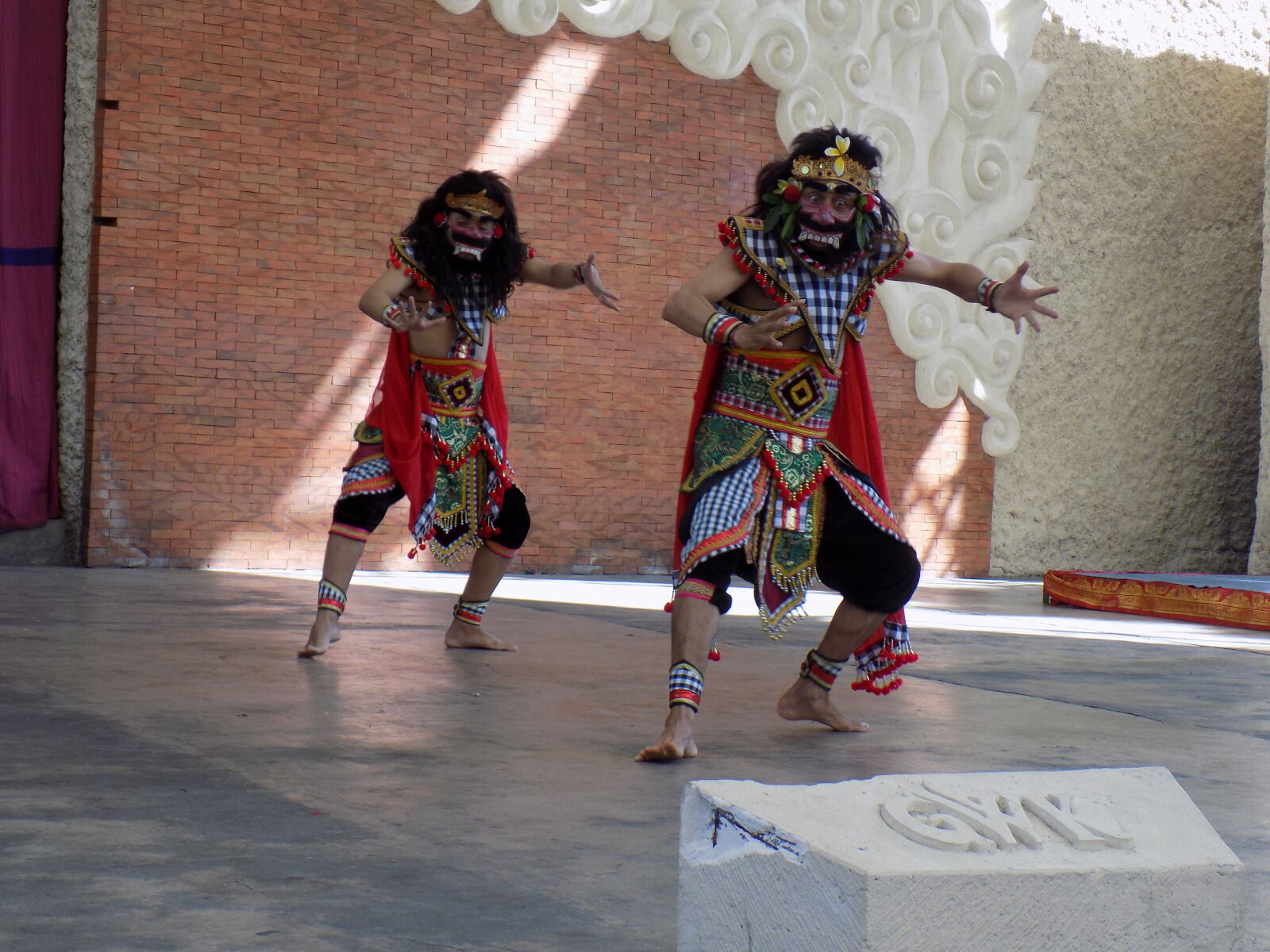 Nikon COOLPIX L330 sample photo. Asian, bali, culture, dancer photography