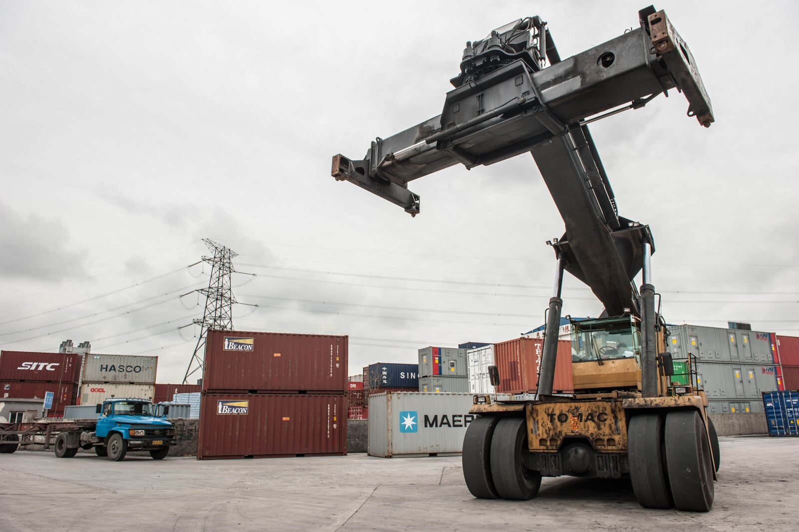 Nikon D700 sample photo. Pier, container, crane photography