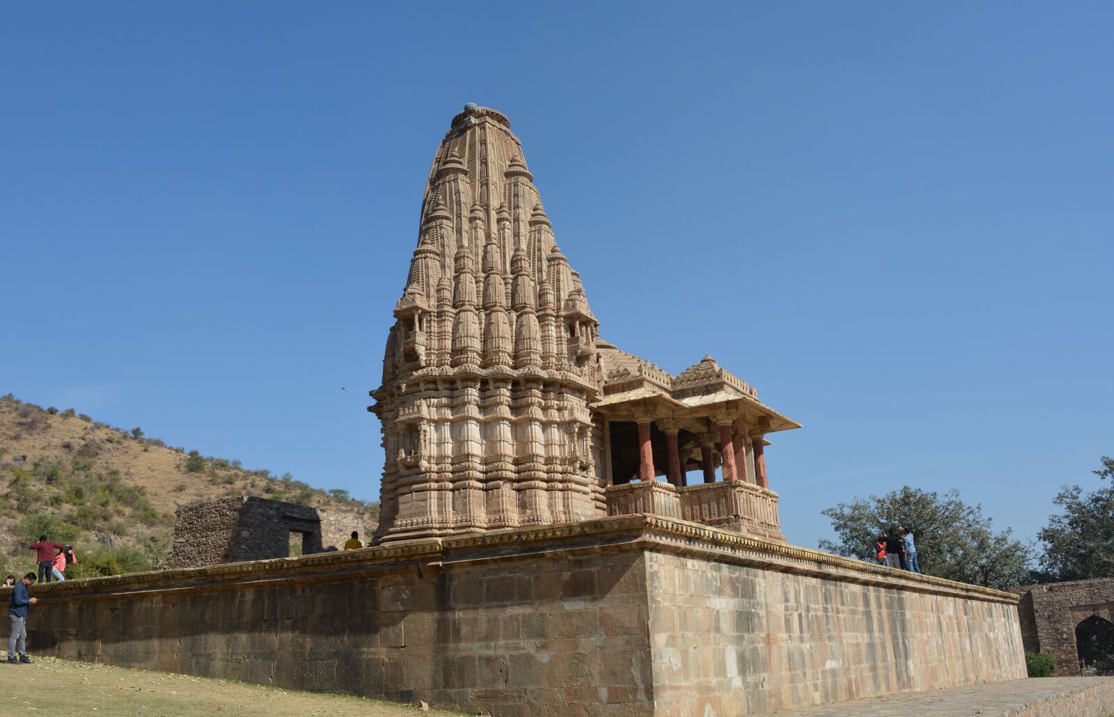 Nikon D5200 sample photo. Bhangadh, temple, fort photography