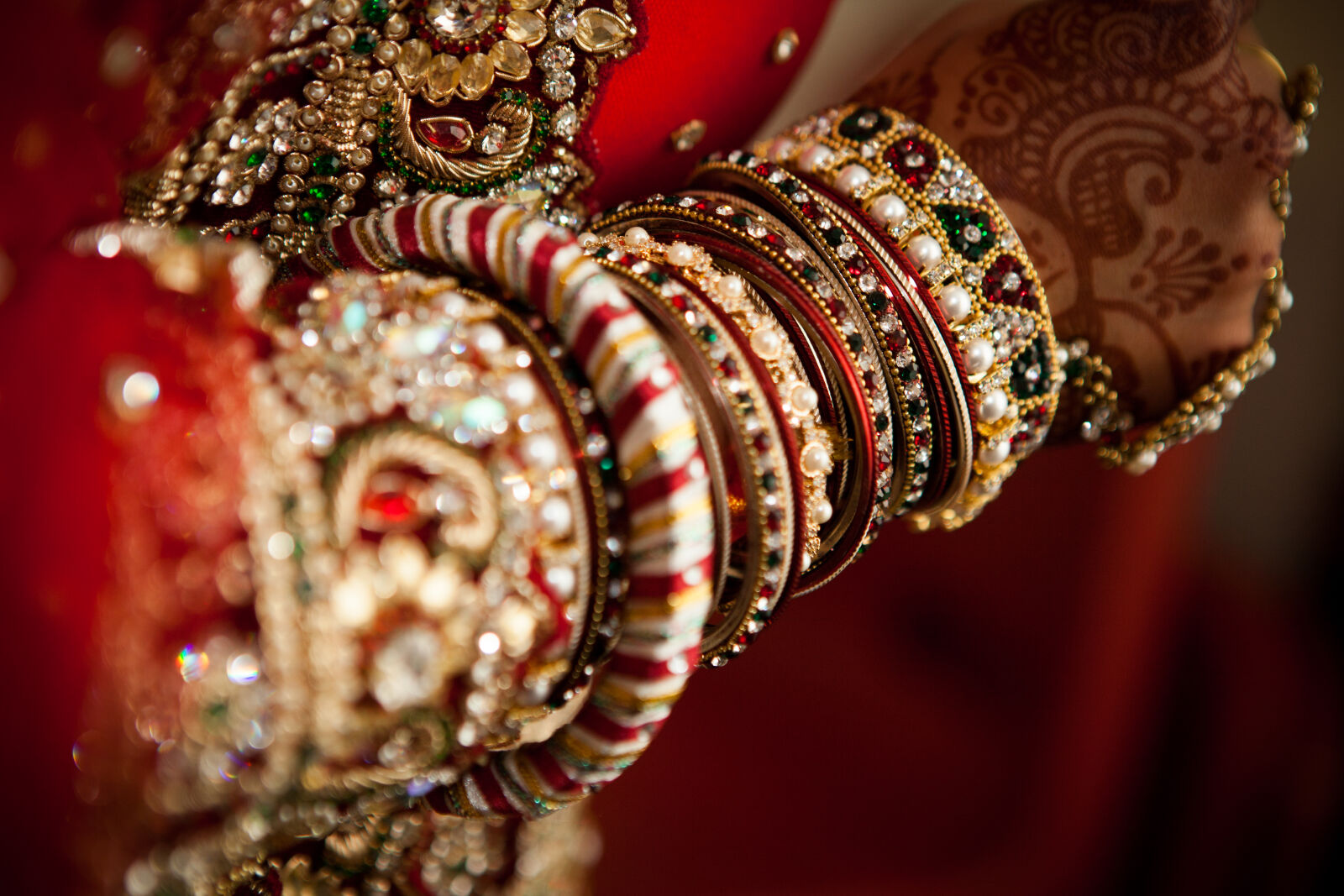 Canon EF 24-70mm F2.8L USM sample photo. Bangles, bracelets, decoration, fashion photography