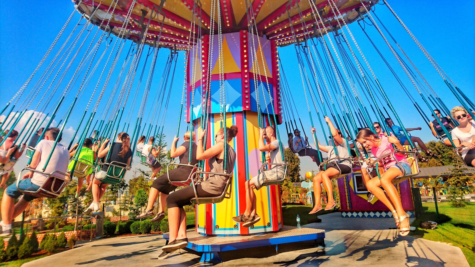 Sony Xperia Z5 sample photo. Carousel, entertainment, children photography
