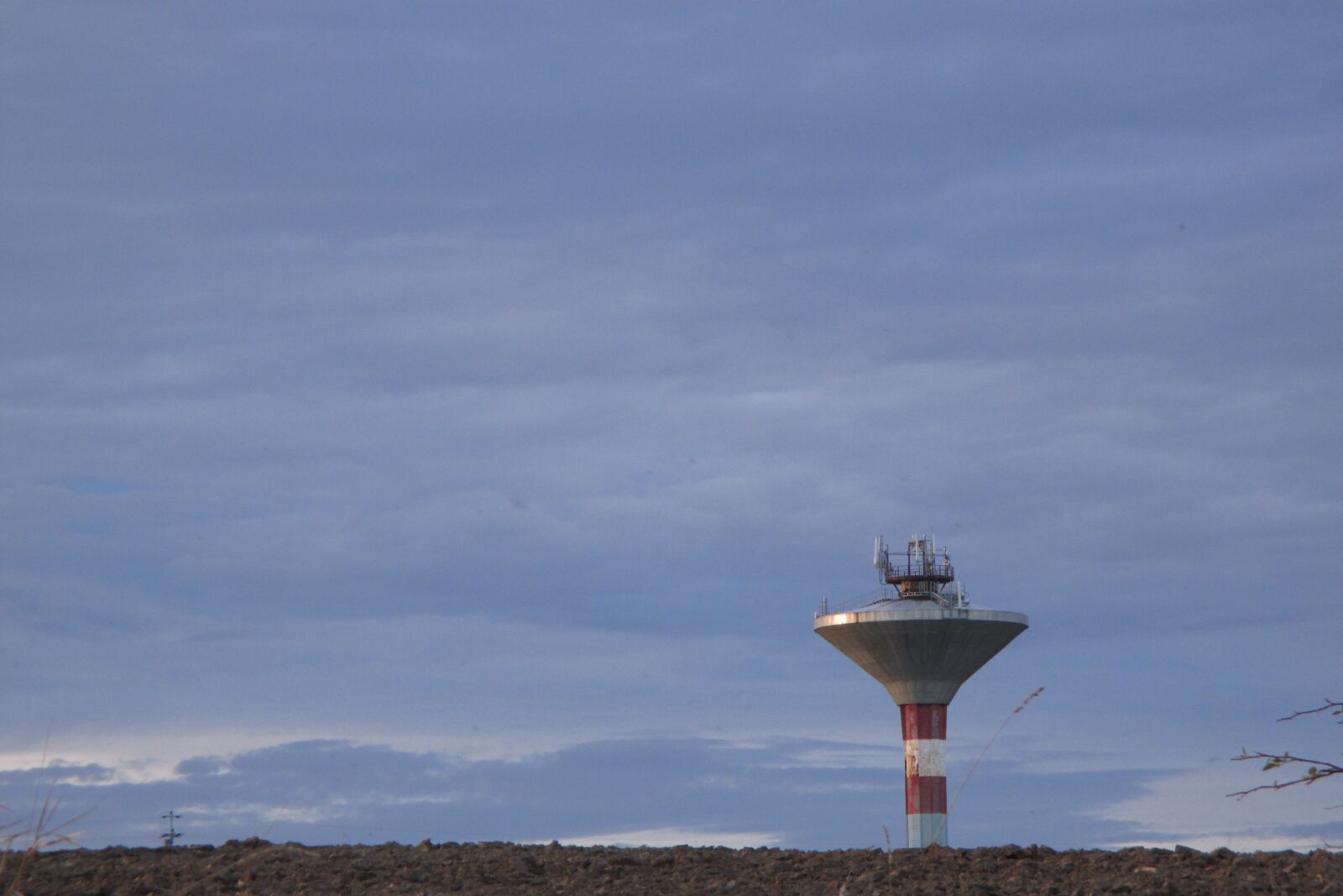 Canon PowerShot ELPH 115 IS (IXUS 132 / IXY 90F) sample photo. Hydrometer, sky, landscape photography