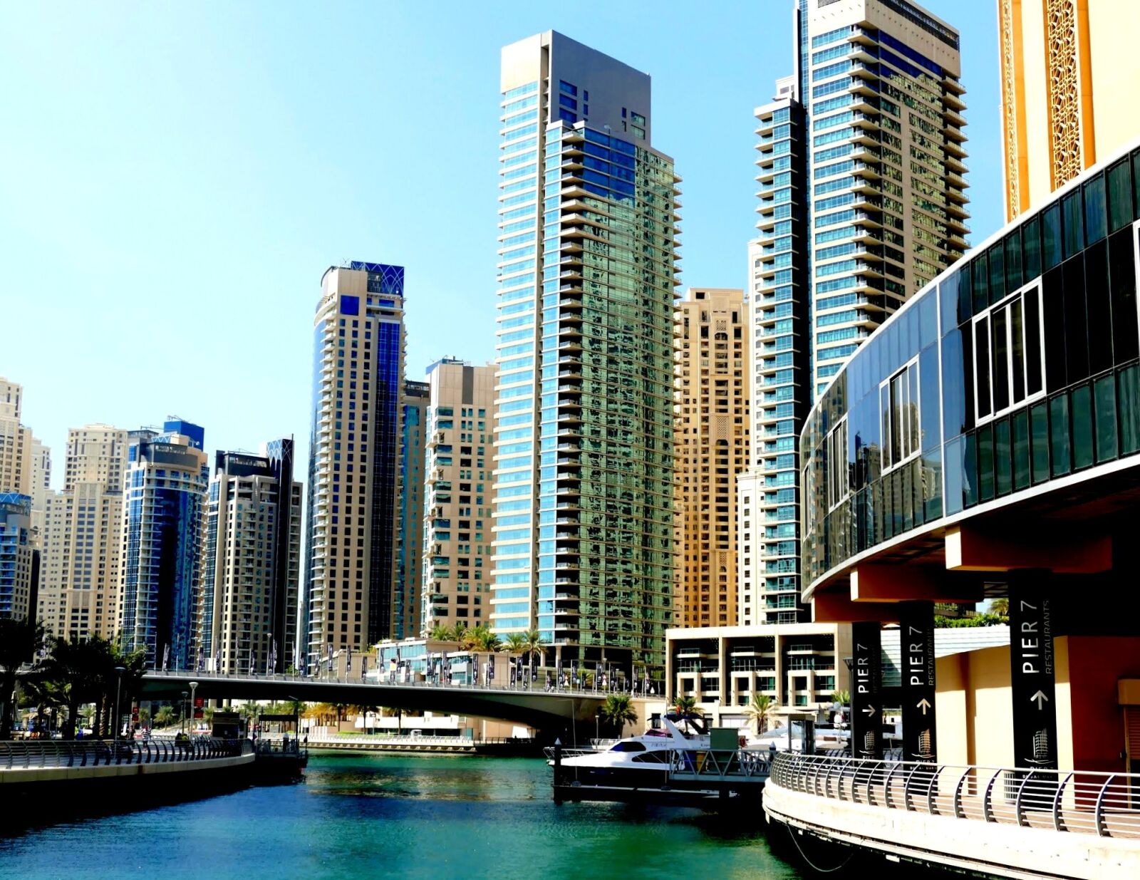 Panasonic Lumix DMC-FZ1000 sample photo. Dubai, skyscraper, skyscrapers photography