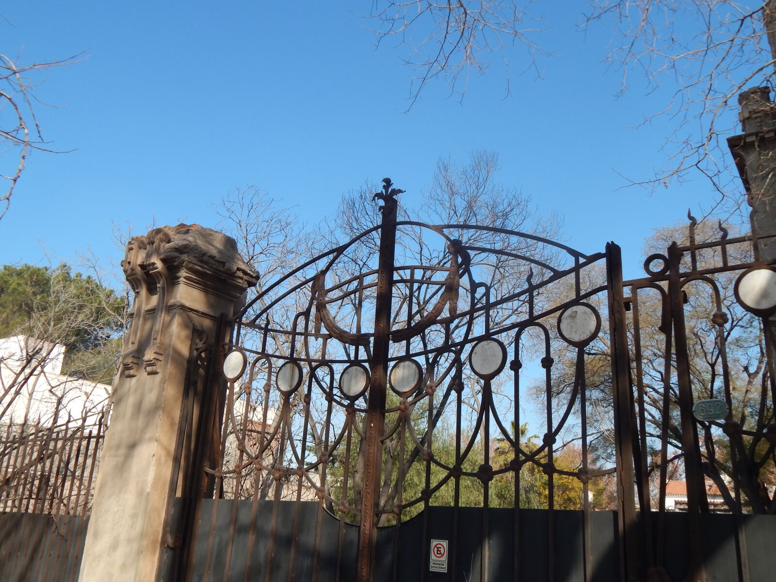 Nikon Coolpix L820 sample photo. Gate, iron gate, design photography