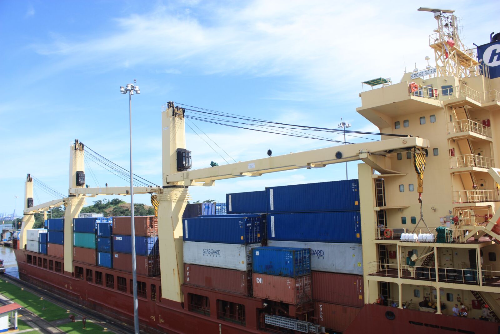 Canon EOS 450D (EOS Rebel XSi / EOS Kiss X2) sample photo. Canal, ship, vessel photography