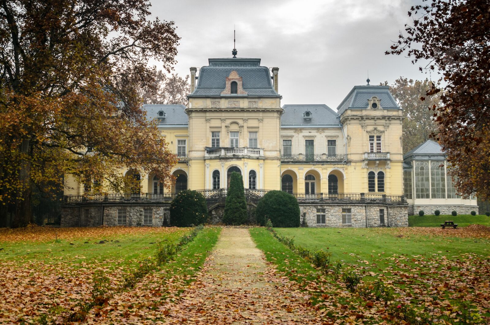 Nikon D7000 sample photo. Andr ssy castle, architecture photography