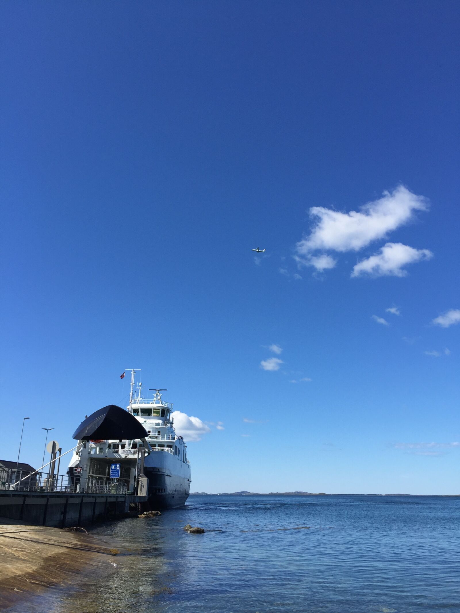 iPhone 6 Plus back camera 4.15mm f/2.2 sample photo. Norway, nature, water photography