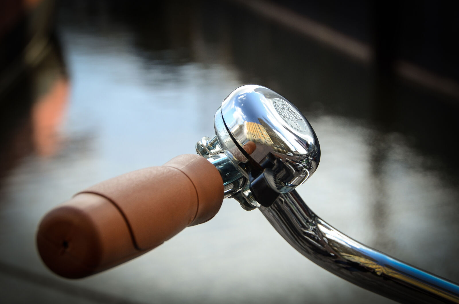 Nikon D7000 sample photo. Bell, bicycle, chrome, reflection photography