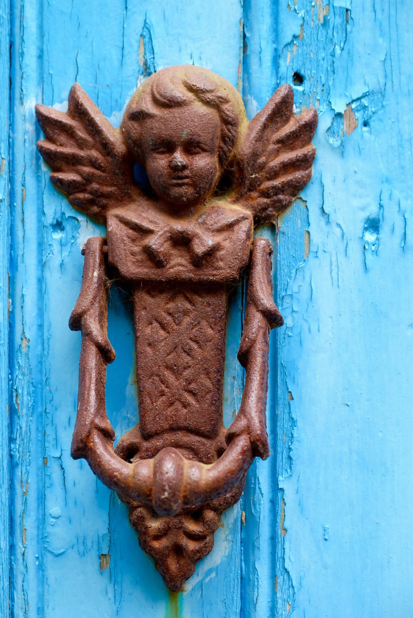 Fujifilm XF 18-135mm F3.5-5.6 R LM OIS WR sample photo. Door, blue, former photography
