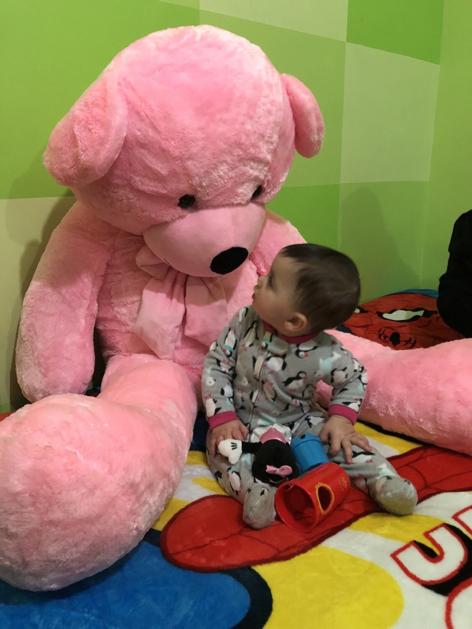 iPhone X back dual camera 4mm f/1.8 sample photo. Baby, bear, talking photography