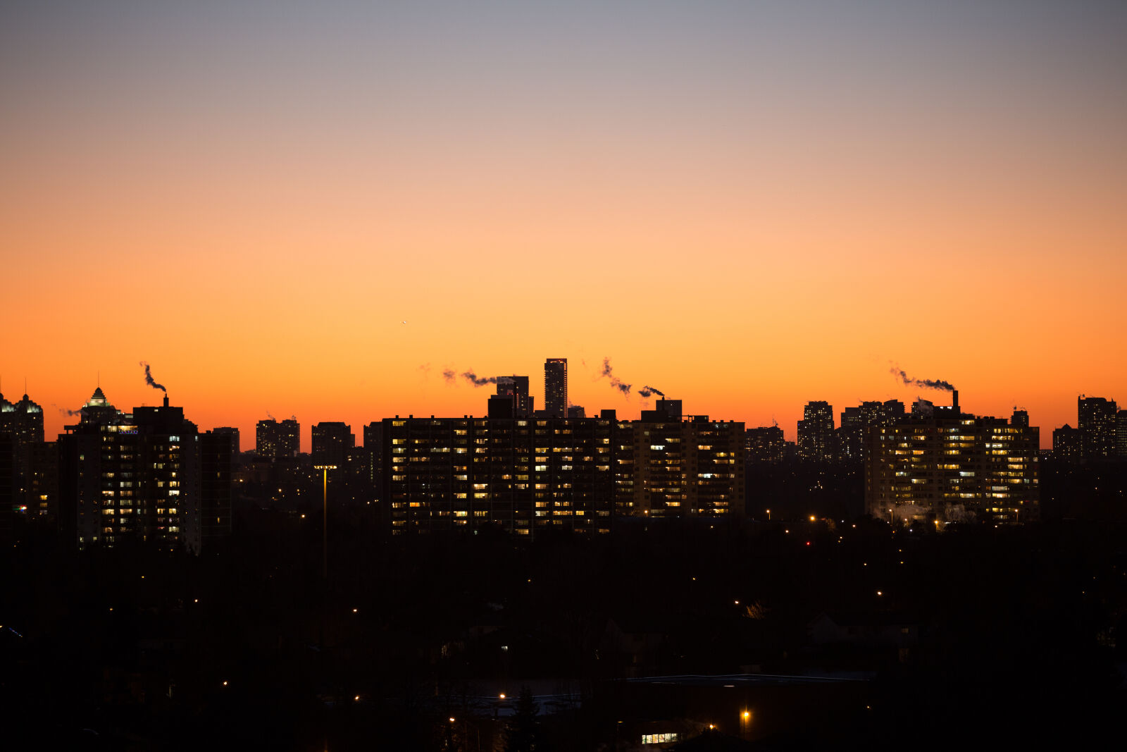 Canon EOS 6D sample photo. Backlit, building, buildings, city photography