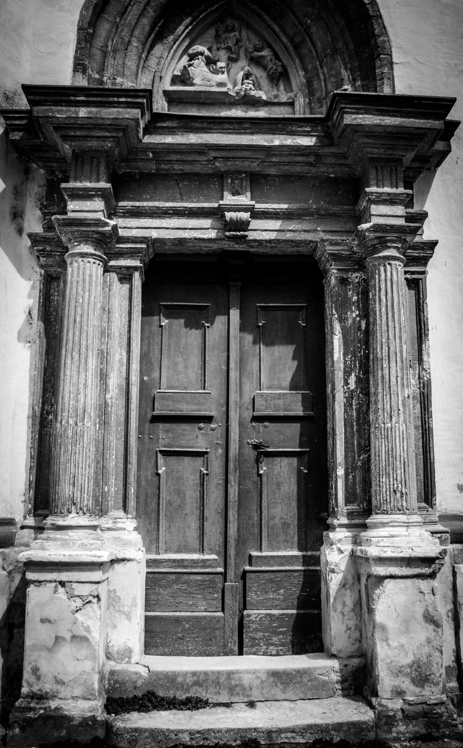 Nikon D3200 sample photo. Door, black, white photography